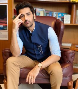 Arjan Bajwa Instagram - Thursday is what Friday says,Hang on you’re almost there !!! .
.
.
.
.
.
.
.
#thursday #thursdaymotivation #throwbackthursday #tbt #ootd #instagram #instagood #instadaily #instareels #reels #trendingreels #trending #bollywood #bollywoodactor #actorslife #mensfashion #menswear #menshair #arjanbajwa