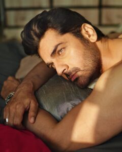 Arjan Bajwa Instagram - Even On A Cloudy Day,The Sun Is Shining Somwhere ... .
.
.
.
.
.
..
#men #mensfashion #menstyle #menswear #menstyle #mentalhealthawareness #menshair #bollywood #instadaily #instagood #instagram #instamood #tuesday #tuesdaymotivation #sunlight
