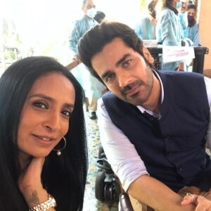 Arjan Bajwa Instagram - कभी कभी आपकी ज़िंदगी में लोग आते हैं, आपकी ज़िंदगी को पूरे तरीके से बदलने के लिए! 
.
Thank you my brother @siddharthpmalhotra  for choosing me to play Tahir Wazir, @sapnamalhotra01 for all your care and affection thanks brother @kavishsinha for casting me ..Thank you to my director, my friend , my brother @mukulabhyankar for being an amazing director to work with ,thank you @aryacam for making me look my best ..
Congratulations and big thanks to 
@shrutzhaasan for my being my amazing costar 
@mithunchakrabortyofficial sir for your kindness and blessings 
@gauaharkhan for all the warmth and fun we have for years
 @sonalee18588 🤗
Thanks @satyajeetdubey brother 🤗 @suchipillai (Fashion to Bestseller) 
My friend @virafpp 🤗
@rajupsingh @ravisubramanian70 
@primevideoin for bringing out a fabulous story to life on screen 🙏🏻
.
Big thank you to all the crew working behind the scenes to make #Bestseller come alive on screen , you guys have been a dream team . 

Thank you to everyone who has watched rather binged watched our labour of love and for those of you who haven’t …watch #bestselleronprime on @primevideoin now ….
@alchemyfilmsprivatelimited #raajmehta @dyutig #anvitadutt #altheakaushal for writing this amazing story ! 
.