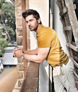 Arjan Bajwa Instagram - Creativity In between the shots!...
..
.
.
..
.
.
.
.
.
.

..
.
.
.
.
.

..
.
.
.
.

.#shooting #shoot #shootlife #film #filmmaking #actorslife #filmset #mensfashion #menswear #menstyle #menshair #mondaymotivation #monday #mondaymood #instadaily #instagram #instagood #insta #mercedesbenz #mercedes #mercedeseclass #eclass #automotive #w212
