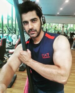 Arjan Bajwa Instagram - .
.
.
.
.
.
.
.
.
#instagram #instalove #instadaily #Bollywood #bollywoodmovies #bollywoodstylefile #bollywoodactor #menstyle #menshair #mensfashion #fitness #fitnessmotivation #fitnessgoals #fit #motivation #emporioarmani #boatheadphones #bodybulding #weighttraining #lookbook #lookoftheday #styleformen #actorslife #mumbai