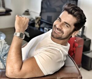 Arjan Bajwa Instagram - If u see someone without a smile , give them one of yours …

I think @casio.india @gshock_casio_official should consider me for their brand 😆
.
.
.
.
.
.
.
.
#arjanbajwa #bollywood #bollywoodactor #actorslife #potrait #mensfashion #menswear #menshair #instagood #instadaily #instagram #instalike #instaquotes #saturday #saturdayvibes #saturdaymood @moncler