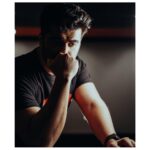 Arjun Kapoor Instagram - 𝑻𝒉𝒆 𝒍𝒊𝒈𝒉𝒕𝒔 𝒘𝒊𝒍𝒍 𝒈𝒖𝒊𝒅𝒆 𝒚𝒐𝒖 𝒉𝒐𝒎𝒆 💡