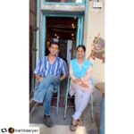 Arushi Sharma Instagram - This is how Raghu & Leena posed for Udaipur's paparazzi in the 90's. 📸💏👫 #repost @kartikaaryan ・・・ When Nibba Nibbi try to pose #Raghu #Leena 👶🏻👧🏻 #LoveAajKal ❤️ 1 Week to Go ✅