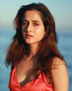 Arushi Sharma Instagram - Live, laugh & don’t forget to wear sunscreen 🧴 ☀️ 
.
.
.
.
.
📷 @advait_vaidya