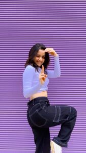 Ashika Ranganath Instagram - Ra..raaa..rakkamma 🎶 laaaaaooovvinggg it This is for you @kichchasudeepa sir 🤗 💃 #RaRaRakkamma #VikrantRona @kichchaSudeepa @jacquelinef143 @VikrantRona