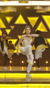 Ashika Ranganath Instagram - I have always loved dancing & have given my 100% to entertain you all. Thanks for always appreciating me n my talent. Here’s a special solo bit from the song #Herohonda #avatarapurusha #releasing6thmay