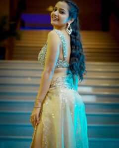 Ashika Ranganath Instagram - All bling for the performance ✨ . . . 📸 @maneendrakumar1
