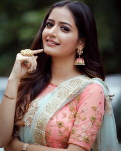 Ashika Ranganath Instagram - My favourite picture ♥️ Wearing my all time favourite @shachinaheggar 💞 Accessories @bcos_its_silver 😍 Make up : #manju Hair : @gm6.bridalmakeup PC : @photographer_ajay thanks a ton 🤗 #Anubanda2018