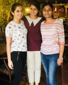 Ashika Ranganath Instagram - Part of the day well spent with these monkeys♥️I am always so proud of this friendship and it’s getting stronger day by day inspite of not meeting,calling,texting each other everyday. But we have that bond when we meet once in a while we forget the whole world n it’s just Us ♥️and that’s a beautiful feeling .. thanks a lot for being in my life both of you . You mean so much to me ! Love you idiots 😘😘and happy birthday pearliii 🎂