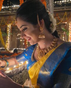 Ashika Ranganath Instagram - ದೀಪಾವಳಿ ಹಬ್ಬದ ಶುಭಾಶಯಗಳು 🪔 Wishing everyone a happy Diwali ✨