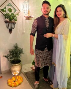 Ashrita Shetty Instagram - Wishing everyone love & light ✨🪔
Happy Diwali ♥️