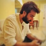 Avinash Tiwary Instagram - Bekhayali mein yunhi bas ek iraada kar liya, Apne dil ke shauq ko haddse jyaada kar liya... Jaante they dono hum isko nibha sakte nahi, Usney Vaada kar liya maine bhi Vaada kar liya.... #munirniazi