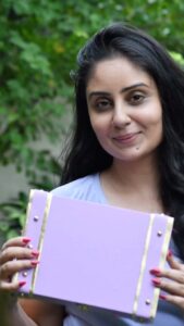 Bhanushree Mehra Instagram - Puffiness, fatigue & dry skin? Here’s a  fast fix for tired eyes. Try @sugassence eye and lip gel masks. It’s more effective than topical eye creams or serums and the patch technology accelerates the delivery of essential ingredients for eye care. The Hydrogels stay put so you get these ingredients where you need them the most. 
Your just-woke-up-like-this suddenly looks a whole lot brighter 😊

Berry eye gel mask - These contain berries extract & a bunch of other antioxidants. Works great for reducing wrinkles & tightening skin. 

24K gold eye gel mask -These are great for reducing dark circles & brightening tired eyes. 

Lips don’t lie collagen lip mask - These provide deep hydration to soften, smoothen & diminish vertical lip lines. 
.
.
.
.
@sugassence 
#eyemask #gelmask #eyepatch #lipgelmagic #collagen