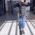 Chaitra Reddy Instagram - That’s my training session before my dive 😍 With my cutest raaga along with me to give her best wishes ❤️ Do watch my full sky dive video on my YouTube channel 😻 Link in my bio 👍🏻