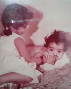 Deepa venkat Instagram - A time when 'enaku chinnadha pona frock' didn't fit you! 
When our biggest worry was 'yaaroda dosai innum moru-moru nu iruku'😅 
and greatest happiness was in blowing soap bubbles:)) 
I know I can't turn back the clock:) 
I miss being with you @cuteescorp Meenu! So much, so much.. 
Cheers to all the shopping, fighting, seeing each other through thick and thin, maternity, and so much more! 

Here's wishing you a fabulous birthday darling😍🥳🥳🥳 
Tight tight hugs!