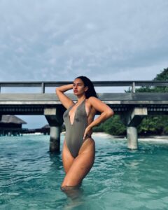 Elena Roxana Maria Fernandes Instagram - Always a poser! ❤️
.
.
.
👙 @aerin_swim 
@sheratonmaldives 

#always #poser #sun #sheratonmaldives #summervibes #summer #swim #swimsuit #leisure #travel #traveldiaries #shoot #maldives #visitmaldives #hotbod #hotness #slay #sexy #bodypositivity #natural #body #skin #island #heat #sea #ootd #outfitoftheday