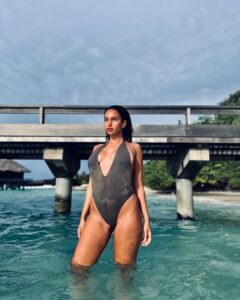 Elena Roxana Maria Fernandes Instagram - Always a poser! ❤️
.
.
.
👙 @aerin_swim 
@sheratonmaldives 

#always #poser #sun #sheratonmaldives #summervibes #summer #swim #swimsuit #leisure #travel #traveldiaries #shoot #maldives #visitmaldives #hotbod #hotness #slay #sexy #bodypositivity #natural #body #skin #island #heat #sea #ootd #outfitoftheday