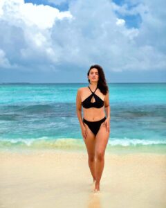Elena Roxana Maria Fernandes Instagram - A dose of vitamin sea! . . . 
.
.
.
📸 @ajufaan_photography 
👙: @hunkemoller @hunkemollerindia
Location: @vashafarudive.maldives @tinyislandmv 

#vitaminsea #seaside #blue #beachday #maldives #sea #ocean #summervibes #summer #swim #leisure #travel #traveldiaries #shoot #natural #day #body #bodypositivity #pose #ootd #outfitoftheday