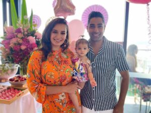 Evelyn Sharma Instagram - Our little darling Ava is 1!! 🥳🎊 it’s only been a year but we can’t remember life without you. Your giggles and tight hugs are everything! Stay as fierce and wonderful as you are! We love you SO much! 🥰 And big thank you to your Beeni-ma for throwing the best first birthday party in the world! 💖🙌

#Happybirthday #firstbirthday
