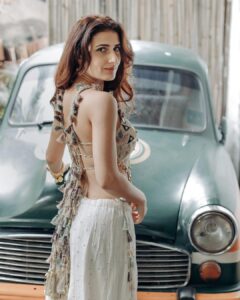 Fatima Sana Shaikh Instagram - To do or Knot to do, That is the question.. :p

Outfit: @payalsinghal 
Jewellery: @radhikaagrawalstudio 
Styled by: @akshitas11 with team @nishthaparwani 
Assisted by: @bhairaviahuja 
Shot by : @etherealstudio.in