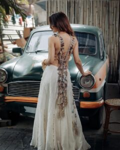 Fatima Sana Shaikh Instagram - To do or Knot to do, That is the question.. :p

Outfit: @payalsinghal 
Jewellery: @radhikaagrawalstudio 
Styled by: @akshitas11 with team @nishthaparwani 
Assisted by: @bhairaviahuja 
Shot by : @etherealstudio.in