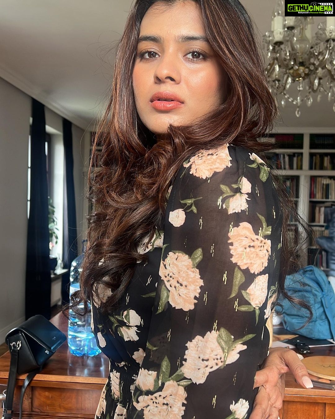 1080px x 1350px - Actress Hebah Patel HD Photos and Wallpapers November 2022 - Gethu Cinema