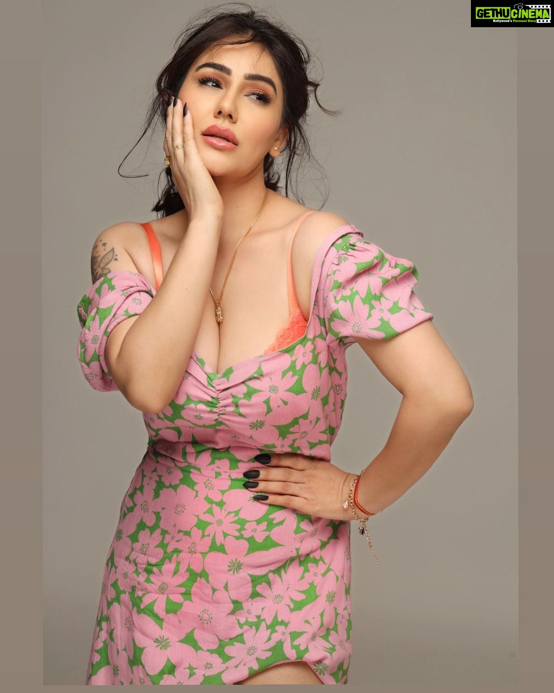 1080px x 1350px - Kangna Sharma Wiki, Biography, Age, Gallery, Spouse and more