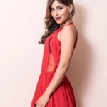 Karishma Sharma Instagram - Such a overwhelming feeling when your nominated as the best actress. Thank you #ireel awards and news18 Wearing @maisonswansong Jewellery @curiocottagejewelry clicked by @harshalshah95 Styled by @prashantmangasuli JW Marriott Mumbai Juhu