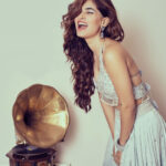 Karishma Sharma Instagram - The thing about being vintage is that it never goes out of fashion. Styled by @simrankhera5 Designer @kirtiagarwal_varsha Jewellery by @diosajewels Photographed by @anurag_kabburphotography