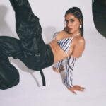 Karishma Sharma Instagram - Baby imma be your motivation 💙 🖤 👸 💣 Shot by @pehelaggarwal Styled by @rivaaabhatia Makeup by @makeupbykhushikhivishra Hairby @arifayadav_makeyougorgeous