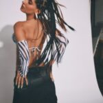 Karishma Sharma Instagram - Baby imma be your motivation 💙 🖤 👸 💣 Shot by @pehelaggarwal Styled by @rivaaabhatia Makeup by @makeupbykhushikhivishra Hairby @arifayadav_makeyougorgeous