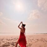 Karishma Sharma Instagram - Say you’ll remember me, Standing in a nice dress, staring at the sunset, babe. 💫💃🏻🌅 Money shot by @dollaypop Styled by @dollaypop Outfit by @labelfrow Makeup by @makeupbykhushikhivishra
