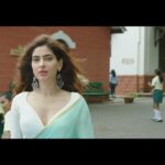 Karishma Sharma Instagram - Some stunning stills from #sunsunbarsatkidhun #bhushankumar @tseries.official @guruchoudhary @jubin_nautiyal Thank you @vishalsinhadop for these ☺️