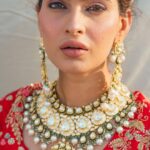 Karishma Sharma Instagram - Redefining luxury and yet holding a strong balance between heritage and modern times, @shreegkchudiwalas statement polki jewellery truly makes me anticipate a modern wedding tale. Jewellery- @shreegkchudiwalas Outfit - @vasansi_jaipur Agency - @scribbleindia @nandanisounkhiya Photographer - @biryanimasala #summerbride #bridaljewellery #polkidiamonds #pearls #jaipurbrand #indianbridaljewellery #wedding #wedmegood #bridalnecklace #jaipurjewellery #summercollection # summerwedding #diamondpolkijewellery #jewelleryaddict