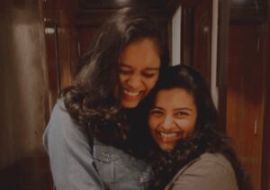 Lijomol Jose Instagram - Sometimes life surprises us with events and people. 

I’ve been lucky. 

🧿

📸 : @sree.saravanan 

#love #friendship #friendsthatbecomefamily #cinema #tamilcinema #actors #kepu #kaadhalenbadhupodhuudamai #chennai #kollywood #lijomol #anushaprabhu #actorsoftamilcinema #costumetrials