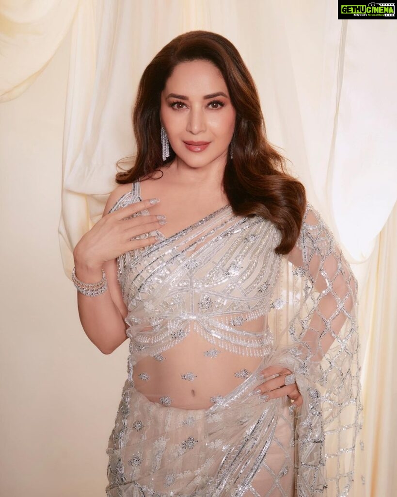 Madhuri Dixit Instagram - Finale ready 💎 #friday #fridaymood #jhalakdikhlajaa10 #grandfinale #photoshoot #photooftheday