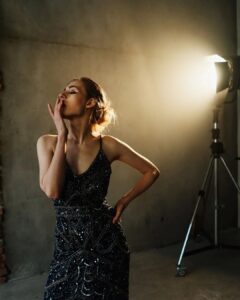Maria Ryaboshapka Instagram - Colour or bw?

Ph: @katerinakozinskaya 

#mariaryaboshapka #photoshoot
#actress #model #kyiv #vintage #movie #sparrow