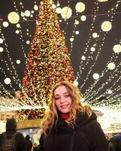 Maria Ryaboshapka Instagram - Merry Christmas!

I want to wish everyone a Merry Christmas.
This is a very kind, pleasant and family holiday that I look forward to every year🙌🏻
Lights, Christmas trees and toys give rise to a feeling of fabulousness, airiness and something fluffy❄️

I wish that in your environment there would be only open and bright people, success, a lot of love and happiness🌸

How do you celebrate Christmas and New Years? Write in the comments🤗

Хочу привітати усіх з Різдвом!
Це дуже затишне, приємне і сімейне свято, на яке я чекаю кожного року🙌
Іграшки, гірлянди, ялинки народжують відчуття казки, легкості і чогось пухнастого❄️

Бажаю, щоб вас оточували лише відкриті та світлі люди, успіхів, багато любові та щастя🌸

Як ви святкуєте Різдво та Новий рік? Пишіть у коментарях 🤗

#merrychristmas #holiday #actress #model #movie #mariaryaboshapka #christmas #kiev #ukraine