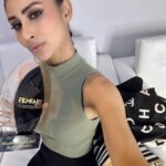 Mouni Roy Instagram - Humbled and thankful for the honour, the love & the beautiful memories @filmfareme ☺️ Such fun performing on stage last night. Thank you ♥️