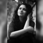 Namita Krishnamurthy Instagram - Caption this? 📸 @hakunamatata_sai #blackandwhite #portrait #namitakrishnamurthy #curlygirl Chennai, India