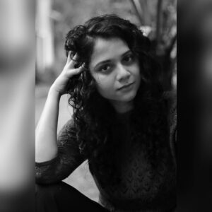 Namita Krishnamurthy Instagram - Feeling black and blue.

📸 @hakunamatata_sai

#sweaterweather #blackandwhite #portrait #namitakrishnamurthy