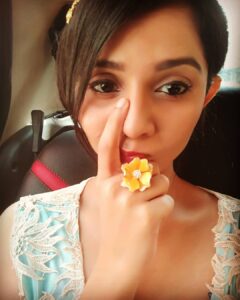 Namita Krishnamurthy Instagram - I was recently told that my marketability as an actor sucks if I don't shitpost enough photos. Challenge accepted. This is me looking like a fragile porcelain doll waiting for my dreams to be brutally crushed (Not really, this was just me playing dress up as Daisy from The Great Gatsby). ❤ #selfie #playingdressup #cutegirls #actorlife #vintage #doll #daisybuchanan #thegreatgatsby #eyebrowsonfleek #indiangirls #kawaii Chennai, India