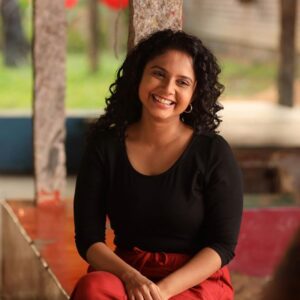 Namita Krishnamurthy Instagram - Vadivukkarasi from #GuluGulu - she showed me how to be fearless, whacky, and effortlessly vulnerable. I will always be grateful for all that she’s taught me. Thank you @mr.rathna for allowing me the honour of being Vadivu. Watch #GuluGulu in theatres today! 🤍

#gulugulu #newrelease #workingstills #namitakrishnamurthy #photodump