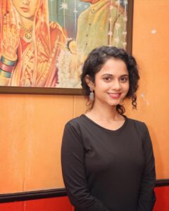 Namita Krishnamurthy Instagram - Moments from #Fall press meet! Have you watched the first few episodes on @disneyplushotstartamil yet? Let me know your thoughts on this nail biting thriller. 😇

📸 @naveenphotography80 

@ramaswamysiddharth @yours_anjali @santhoshprathapoffl @spbcharan @sastika_rajendran @soniaaggarwal1 @poornimabhagyaraj @ajesh_ashok @rajmohanofficial @banijayasia @circleboxofficial @rajnarayanan1

#fallonhotstar #hotstarspecials #tamilwebseries #tamilactress #namitakrishnamurthy #indianwebseries