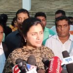 Navaneet Kaur Instagram - उद्धव ठाकरे सरकार असतांना कोरोना काळात शेतकरी, शेतमजूर,आदिवासी,विदयार्थी व घरकुल लाभार्थी यांच्या हितासाठी केलेल्या विविध आंदोलनात दाखल असलेल्या खटल्यातुन सर्व आंदोलकांची निर्दोष मुक्तता,मा.न्यायाधीश श्री सुजित तायडे यांच्या कोर्टाने सबळ पुराव्याअभावी आमदार रवी राणा व खासदार सौ नवनीत रवी राणा यांच्यासह सर्व आंदोलकांची केली निर्दोष मुक्तता शेतकरी शेतमजुरांसाठी कितीही वेळा जेलमध्ये जाणार,उद्धव ठाकरे सरकारने दाखल केलेले खोट्या गुन्ह्यांची न्यायालयात पोलखोल,न्यायदेवतने न्याय दिला