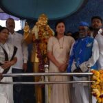 Navaneet Kaur Instagram - महामानव विश्वरत्न प.पू.डॉ बाबासाहेब आंबेडकर यांच्या इर्विन चौकातील पुतळा सौंदर्यीकरणासाठी खेचून आणला 50 लक्ष रुपयांचा चा निधी,आपल्या खासदारकीच्या पगारातून 10 लक्ष रुपये देणार, इर्विन चौकात संविधानाची प्रस्तावना,बाबासाहेबांचा जीवनपट ताम्रपटावर कोरणार व बाबासाहेबांच्या विचारांची ज्योत प्रज्वलित ठेवण्यासाठी संग्रहालय उभारणार
