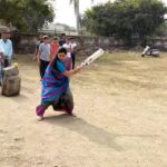 Navaneet Kaur Instagram - अंबिका नगर अमरावती येथे मुलांसोबत क्रिकेट खेळण्याचा आनंद घेतला.