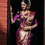 Neetha Ashok Instagram - ಎಲ್ಲರಿಗೂ ವರಮಹಾಲಕ್ಷ್ಮಿ ಹಬ್ಬದ ಶುಭಾಶಯಗಳು 🙏🏻 Wardrobe courtesy @zari_couture PC themetalfarmer @metalfarmer Assistance by @preethamaloysius MUA @smithahegde28 Stylist @nandithaacharya Creatives @dmedusa_prabhu @arjunjohndsouza @vijeshrules