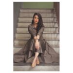 Neetha Ashok Instagram - Mood 🔥 Outfit designed by @arulaa_by_rashmianooprao Mua @alyna_makeovers Photography by @moodarrest @nitinpatte @aritra.ghosal.moments Location @thebierlibrary #retro #moodylights #moodarrest #nitinpattephotgraphy #portraitphotography #tgif The Bier Library